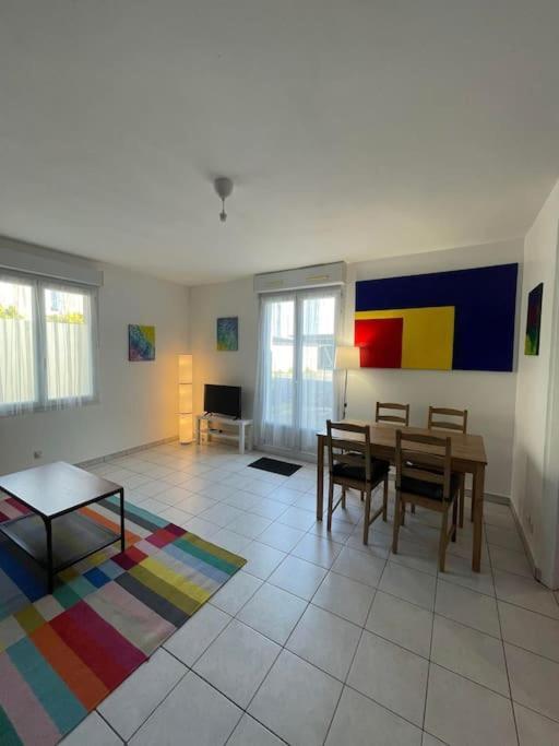 Maisonette Parking Prive Gratuit Doué-la-Fontaine Eksteriør bilde